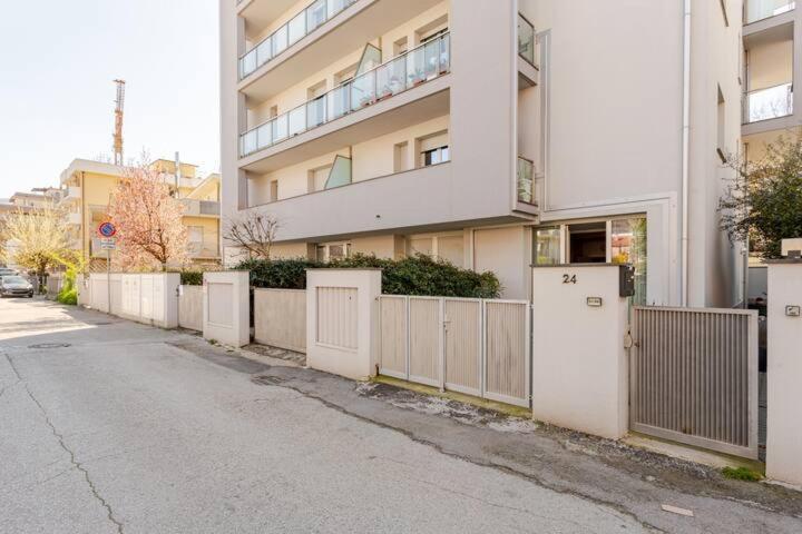 A Casa Minerva Apartment Римини Екстериор снимка