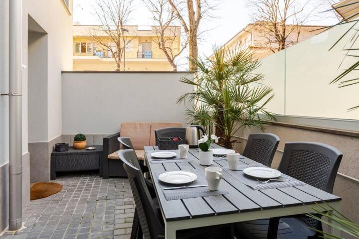 A Casa Minerva Apartment Римини Екстериор снимка